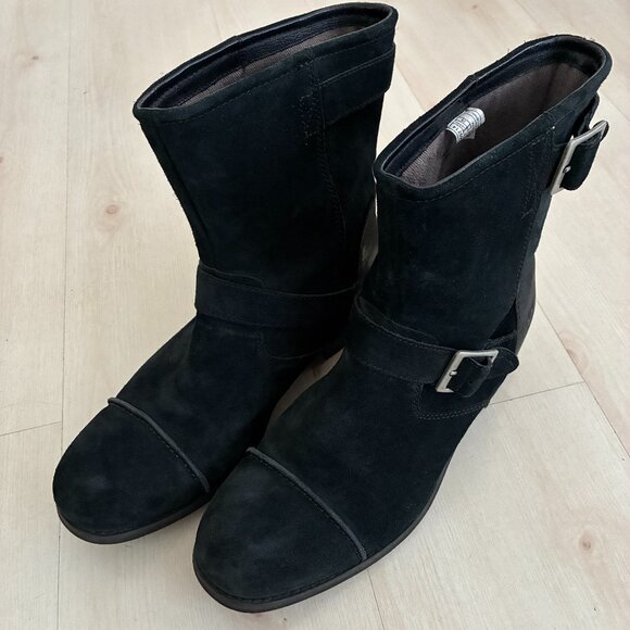 UGG Men's Lancing Boots Black Suede Cap Toe Moto Biker Buckles Lug Sole Size 11 - Picture 1 of 6